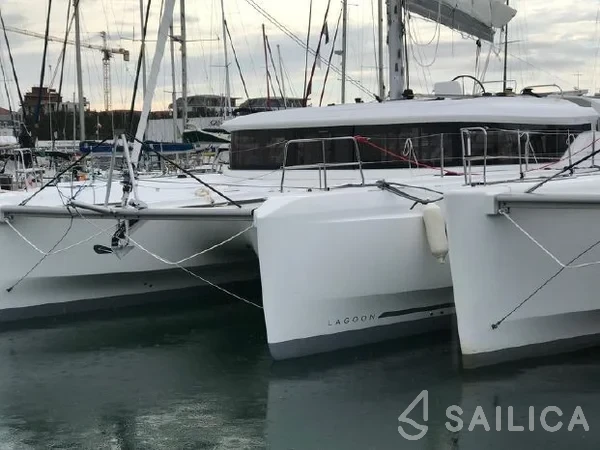 Lagoon 46  - Yacht Charter Sailica