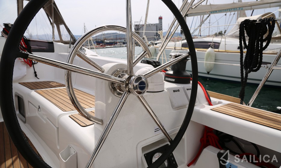 Sun Odyssey 419 - Yacht Charter Sailica