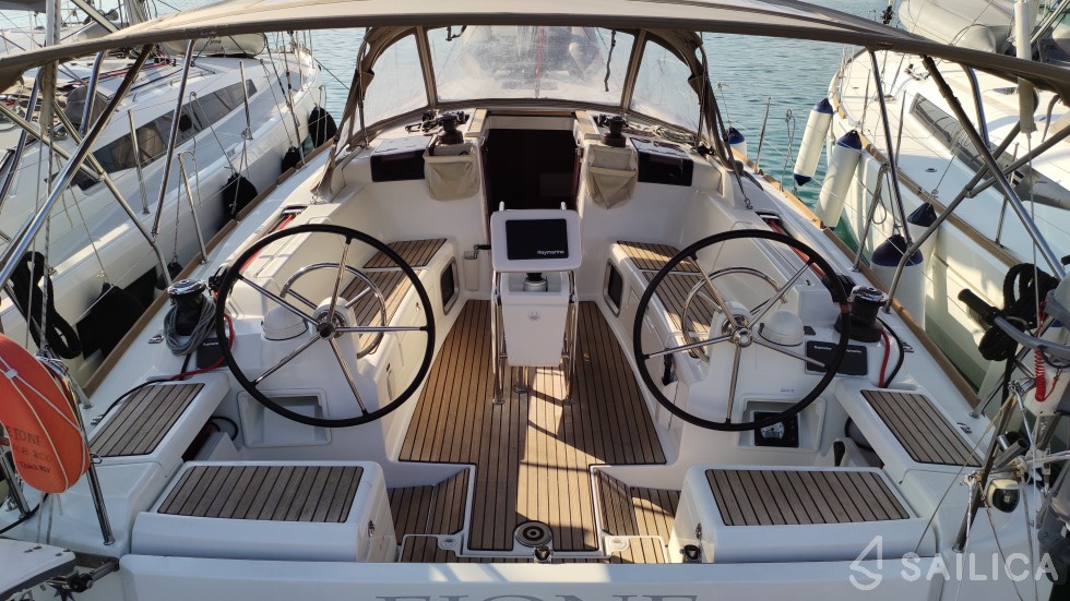 Sun Odyssey 419 - Yacht Charter Sailica