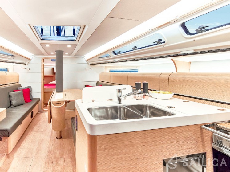 Dehler 38 SQ - Yacht Charter Sailica