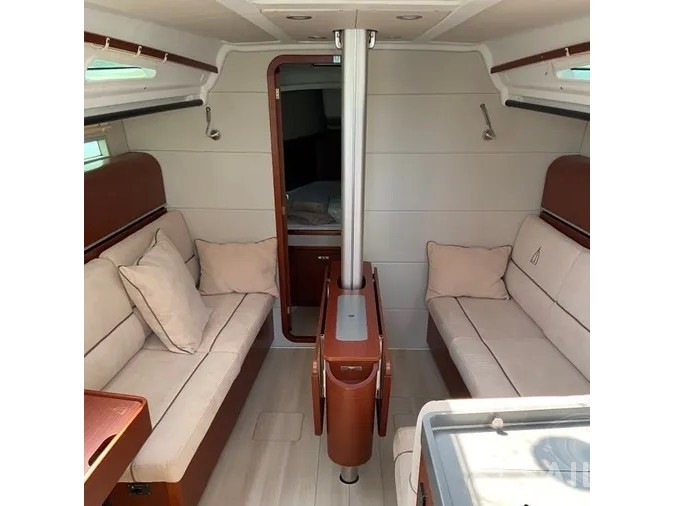 Dehler 38 SQ - Yacht Charter Sailica