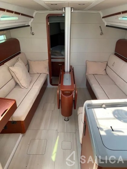 Dehler 38 SQ - Yacht Charter Sailica