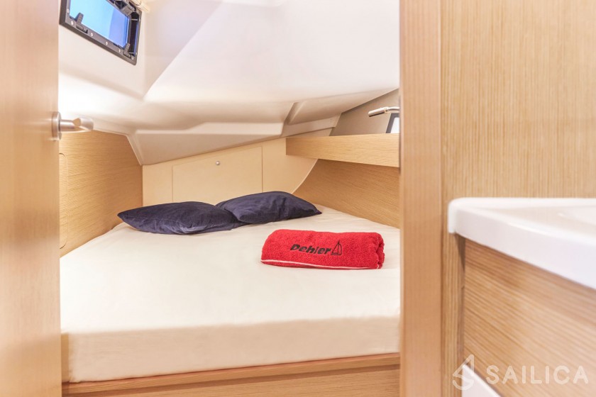 Dehler 38 SQ - Yacht Charter Sailica