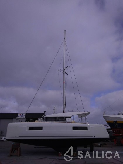 Lagoon 40 - Yacht Charter Sailica