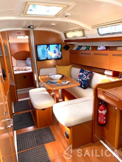 Cyclades 39.3 - Yacht Charter Sailica