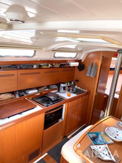 Cyclades 39.3 - Yacht Charter Sailica