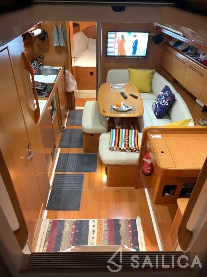 Cyclades 39.3 - Yacht Charter Sailica