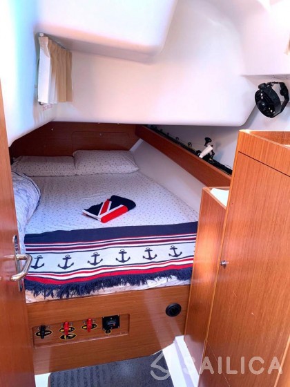 Cyclades 39.3 - Yacht Charter Sailica