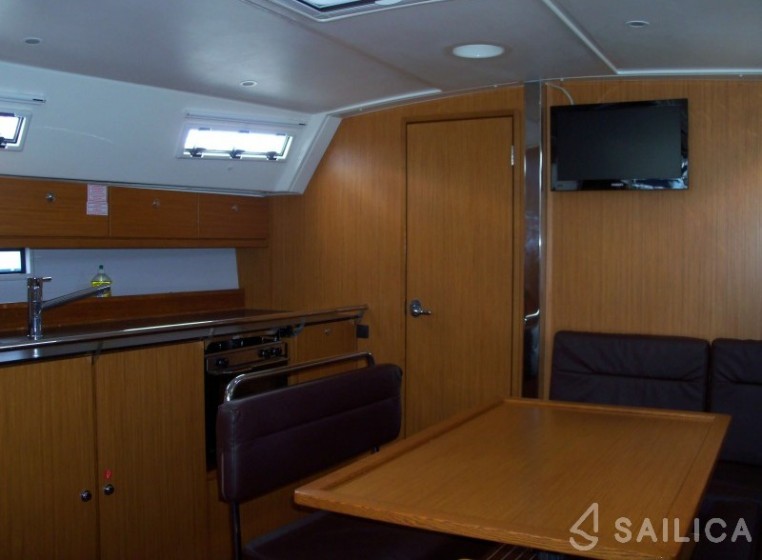 Bavaria 40 Cruiser - Yacht Charter Sailica
