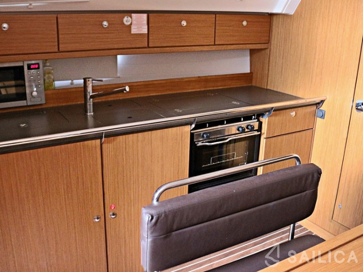 Bavaria 40 Cruiser - Yacht Charter Sailica