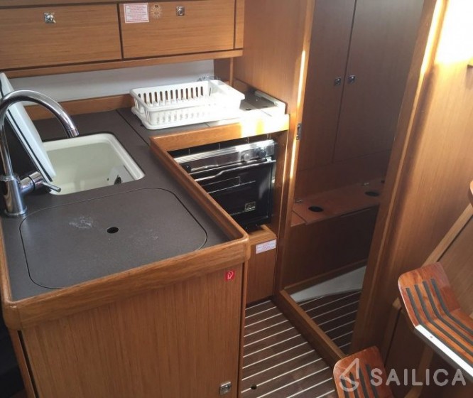 Bavaria 33 Cruiser - Yacht Charter Sailica