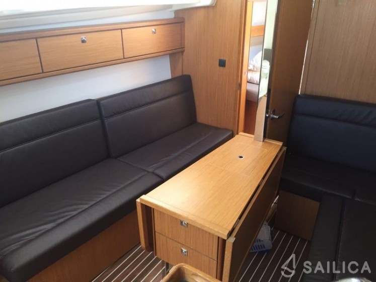 Bavaria 33 Cruiser - Yacht Charter Sailica