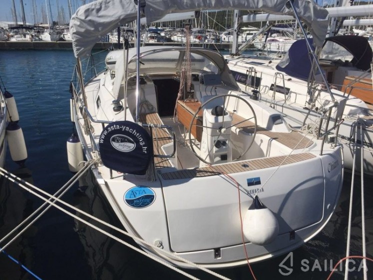 Bavaria 33 Cruiser - Yacht Charter Sailica