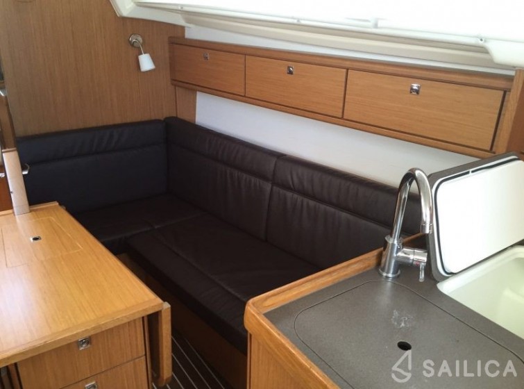 Bavaria 33 Cruiser - Yacht Charter Sailica