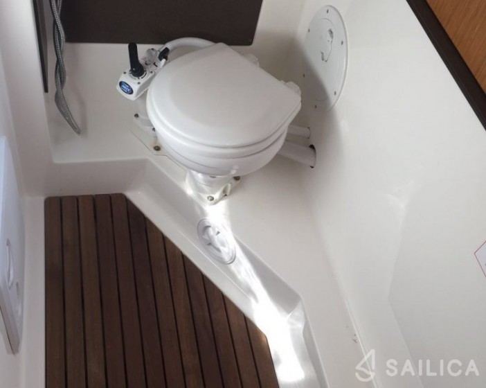 Bavaria 33 Cruiser - Yacht Charter Sailica