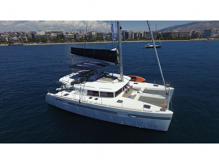 Lagoon 450  Flybridge - Yacht Charter Sailica