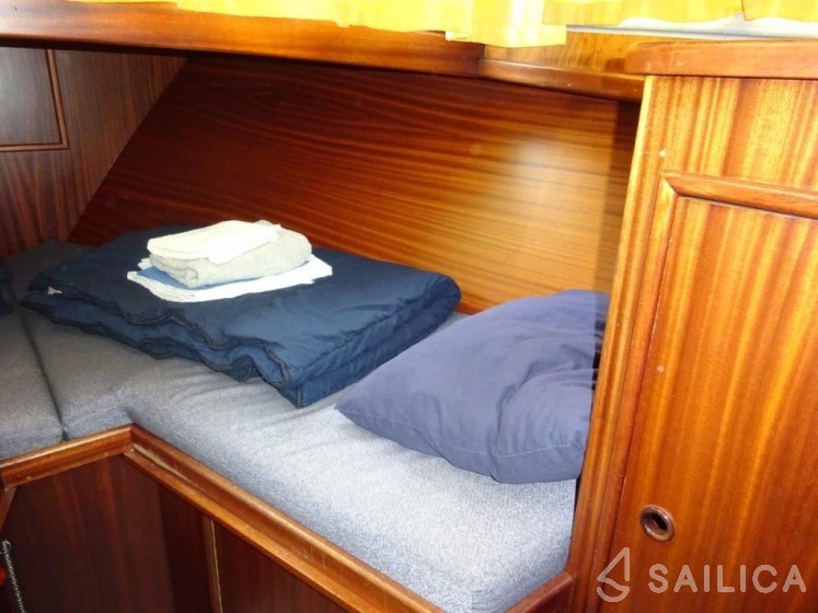 Ankerkruiser 950 - Yacht Charter Sailica