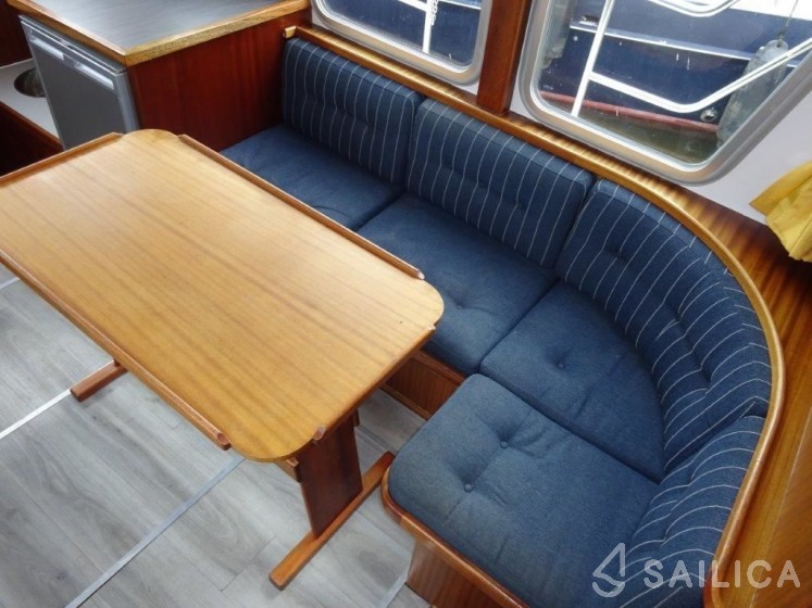 Ankerkruiser 950 - Yacht Charter Sailica