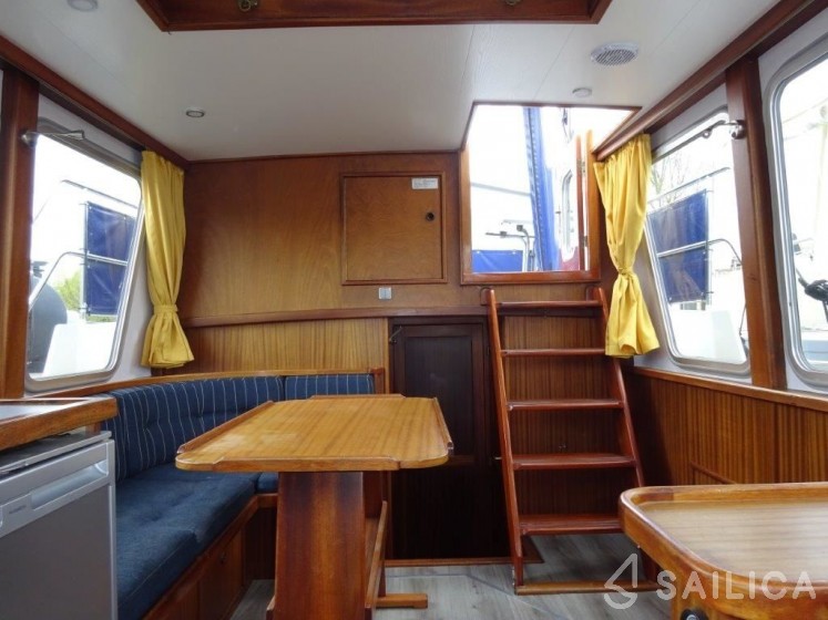 Ankerkruiser 950 - Yacht Charter Sailica