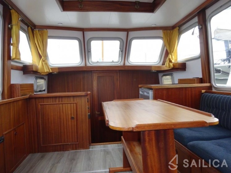 Ankerkruiser 950 - Yacht Charter Sailica