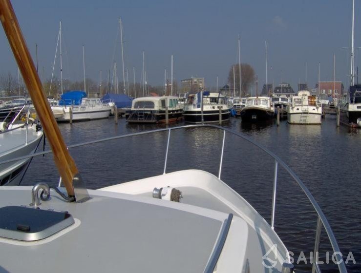 Ankerkruiser 950 - Yacht Charter Sailica