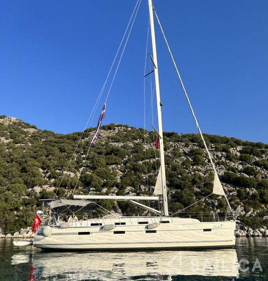 Bavaria 40 Cruiser - Yacht Charter Sailica