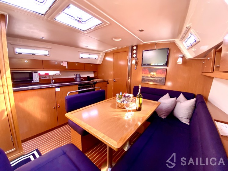 Bavaria 40 Cruiser - Yacht Charter Sailica