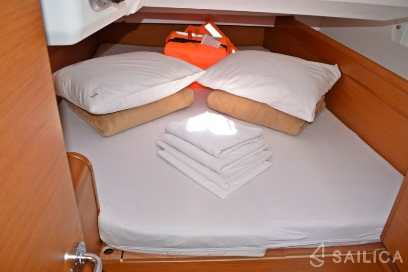 Sun Odyssey 419 - Yacht Charter Sailica