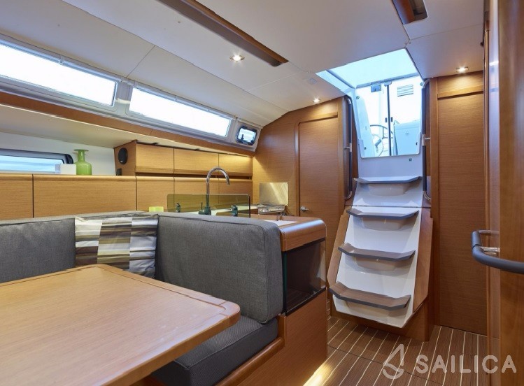 Sun Odyssey 419 - Yacht Charter Sailica