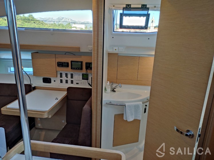 Elan 40 Impression - Yacht Charter Sailica