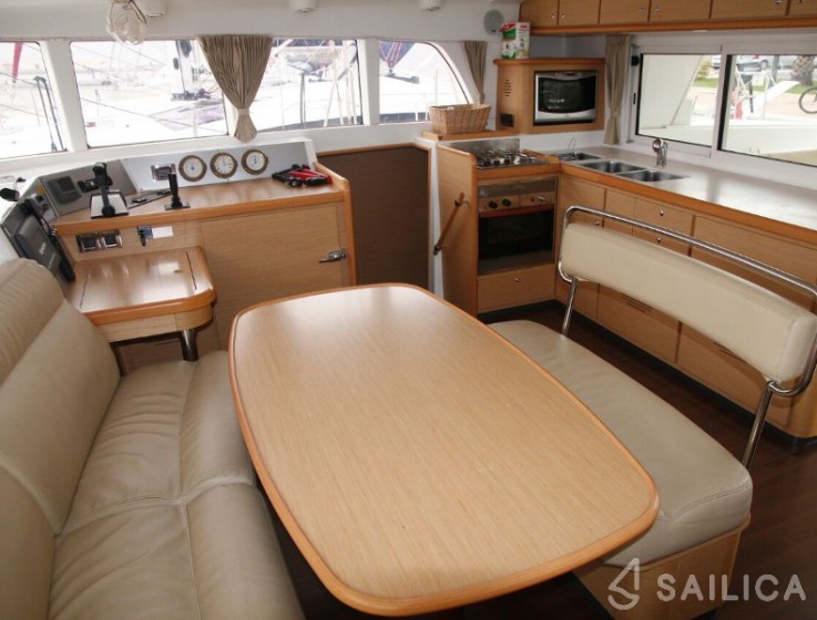 Lagoon 440 - Yacht Charter Sailica