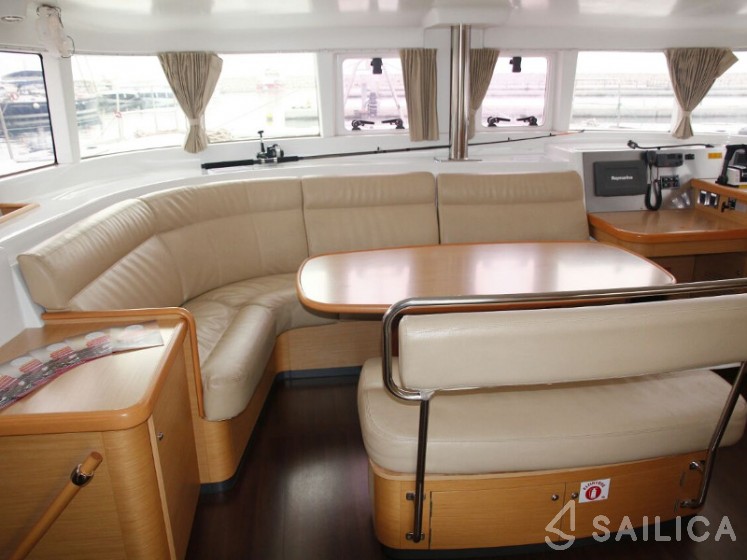 Lagoon 440 - Yacht Charter Sailica