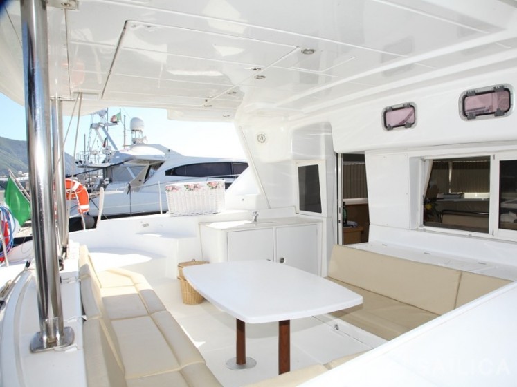 Lagoon 440 - Yacht Charter Sailica