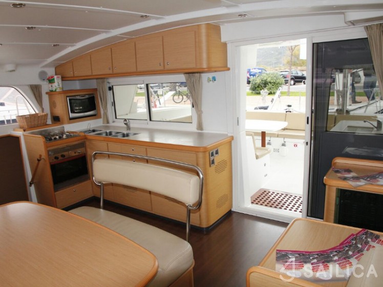 Lagoon 440 - Yacht Charter Sailica