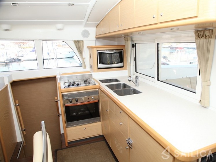 Lagoon 440 - Yacht Charter Sailica