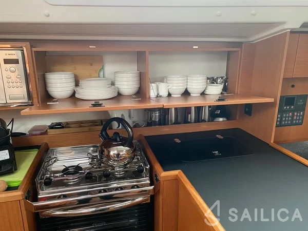 Bavaria C42 - Yacht Charter Sailica