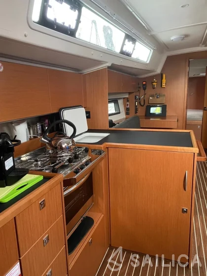 Bavaria C42 - Yacht Charter Sailica