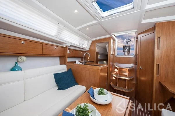 Bavaria 33 Cruiser - Yacht Charter Sailica