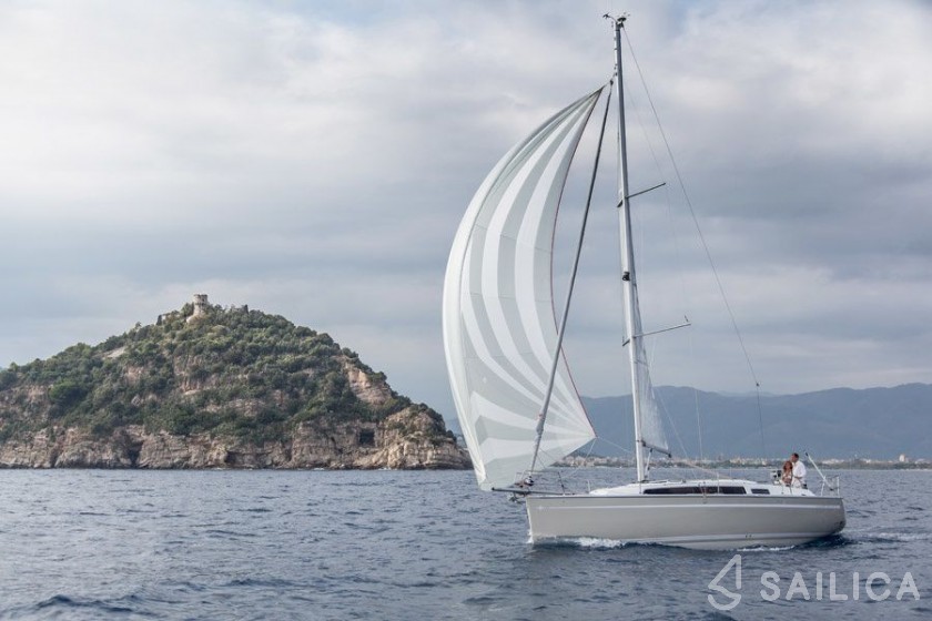 Bavaria 33 Cruiser - Yacht Charter Sailica