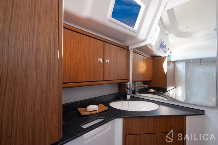Bavaria 33 Cruiser - Yacht Charter Sailica