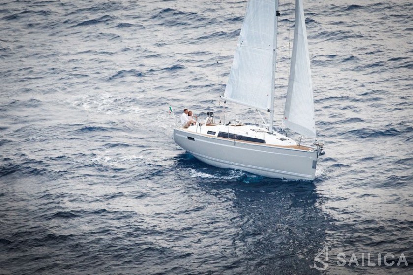 Bavaria 33 Cruiser - Yacht Charter Sailica