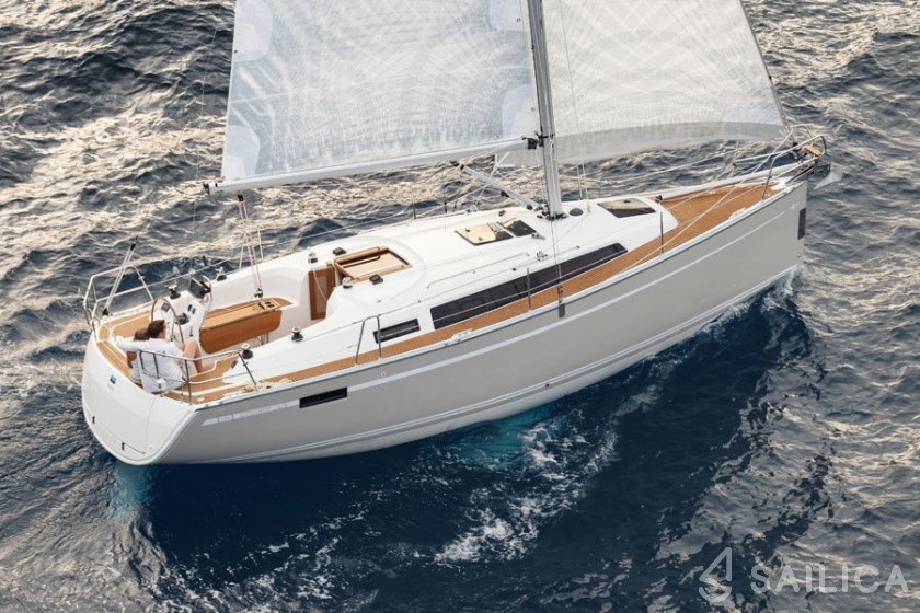 Bavaria 33 Cruiser - Yacht Charter Sailica