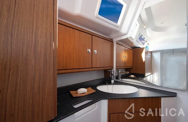 Bavaria 33 Cruiser - Yacht Charter Sailica