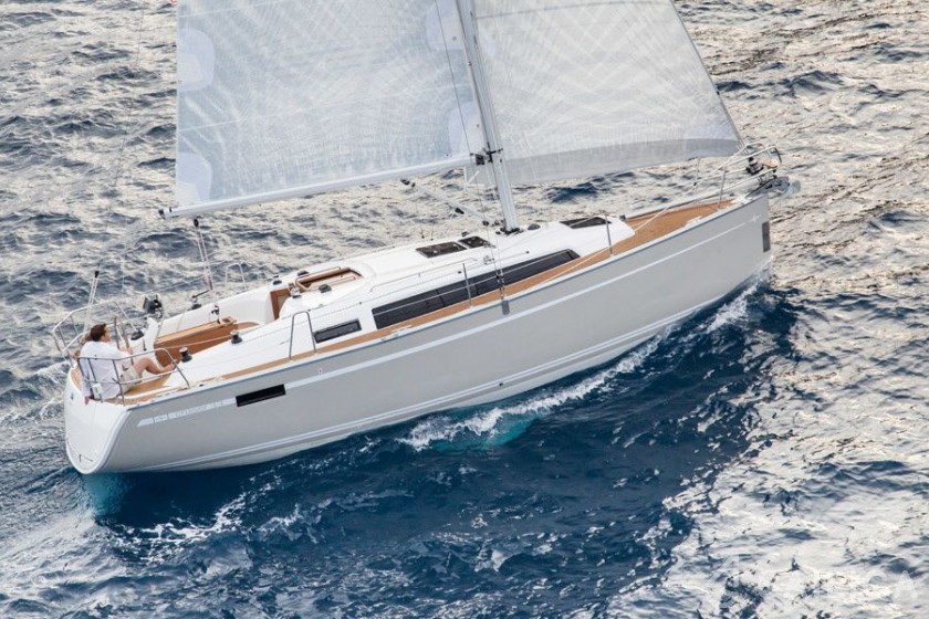 Bavaria 33 Cruiser - Yacht Charter Sailica