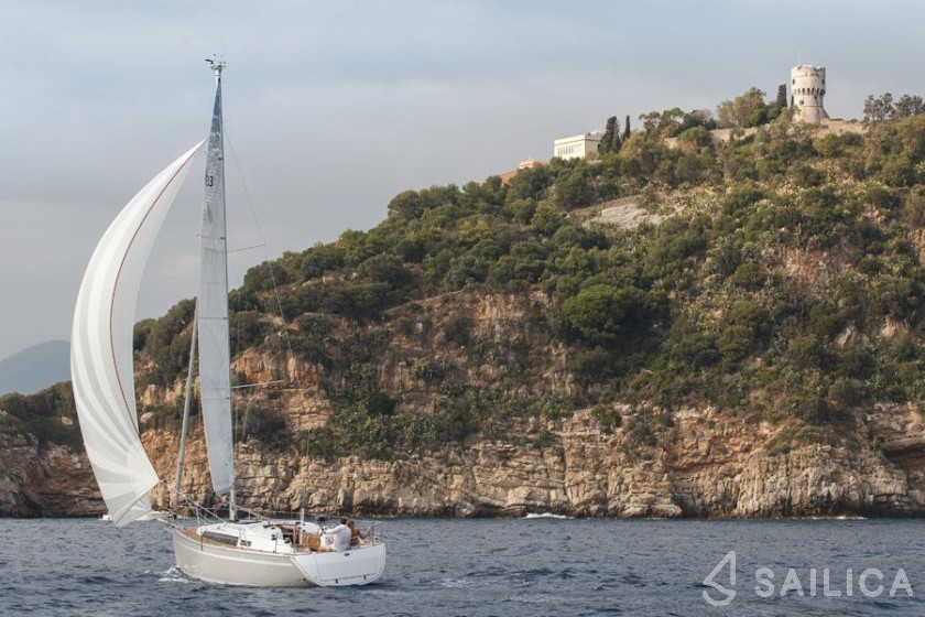 Bavaria 33 Cruiser - Yacht Charter Sailica