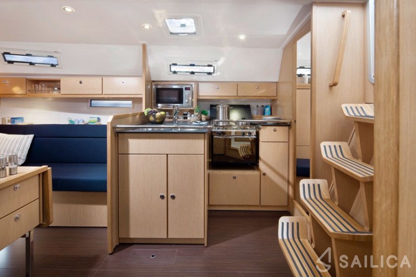 Bavaria 36 Cruiser - Yacht Charter Sailica