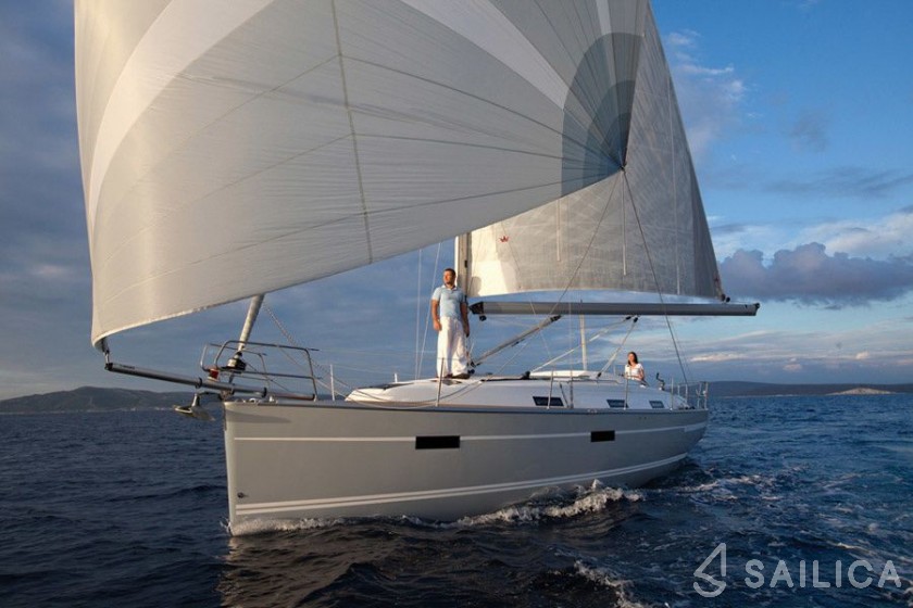 Bavaria 36 Cruiser - Yacht Charter Sailica