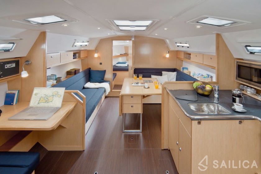 Bavaria 36 Cruiser - Yacht Charter Sailica
