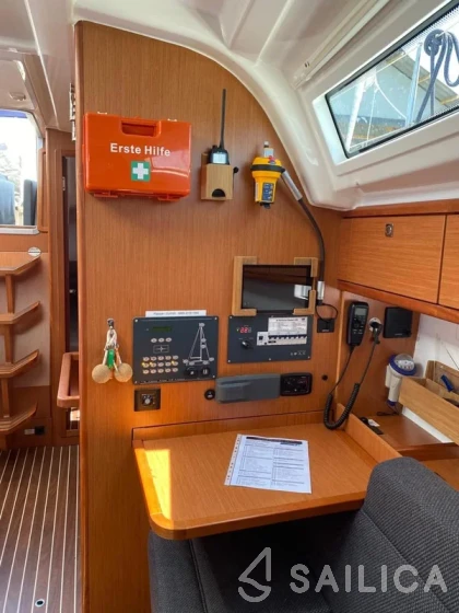 Bavaria 37 Cruiser - Yacht Charter Sailica