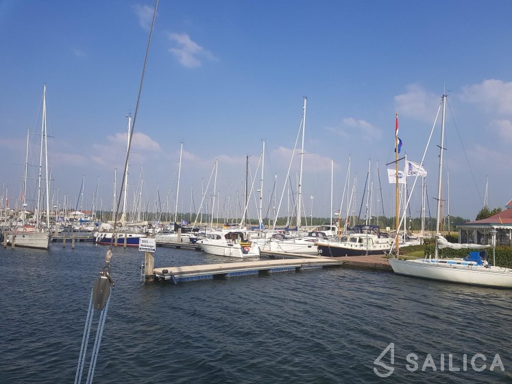 Bavaria 37 Cruiser - Yacht Charter Sailica